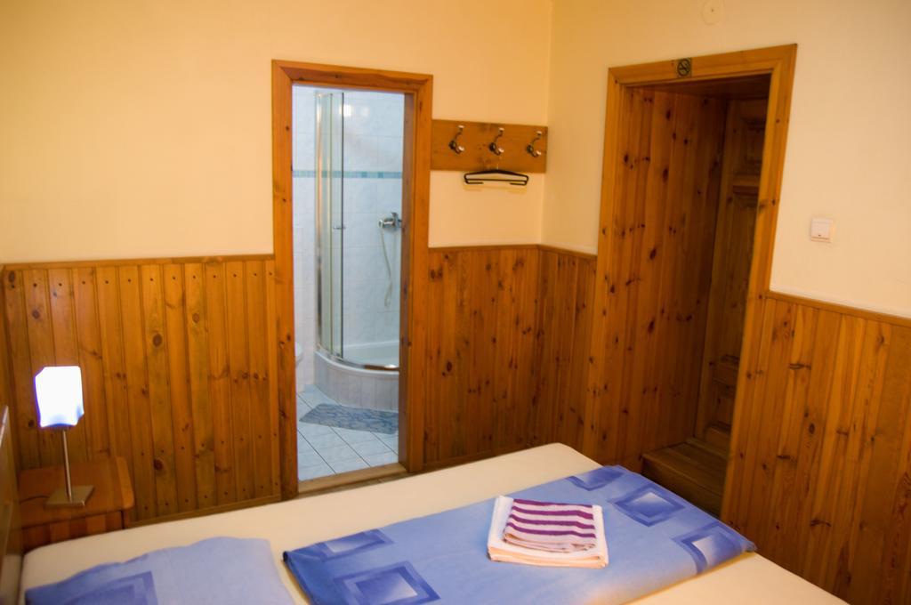Penzión Pod bránou Poprad Esterno foto