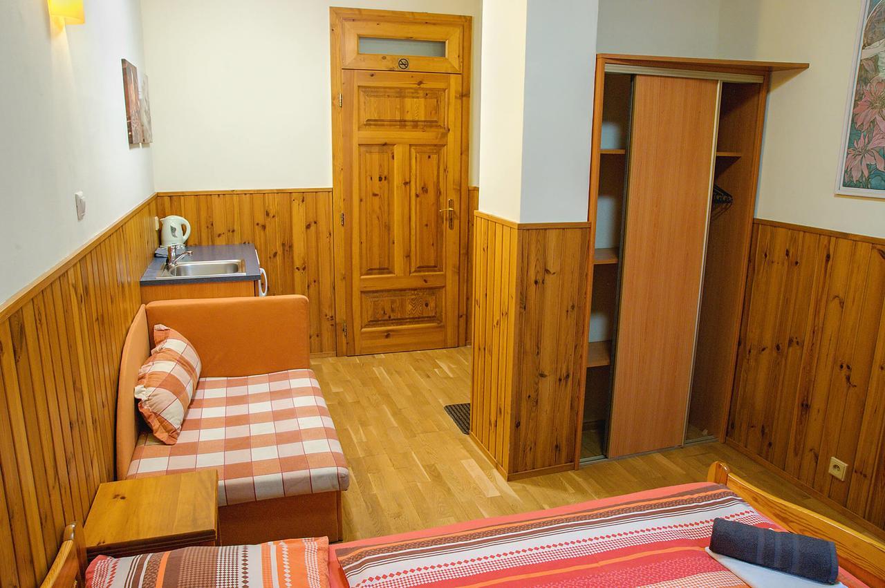 Penzión Pod bránou Poprad Esterno foto